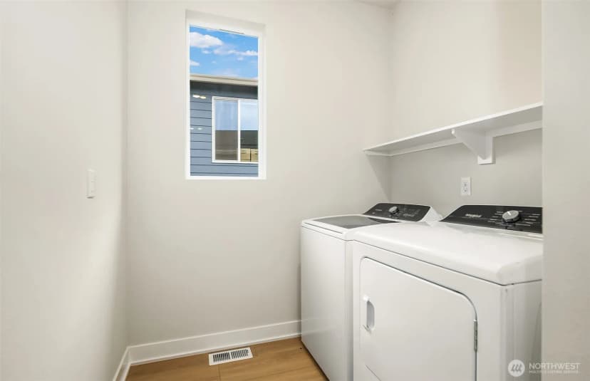 Property photo for 23455 Marinwood Circle Ne Road Ne #0712, Kingston photo 6