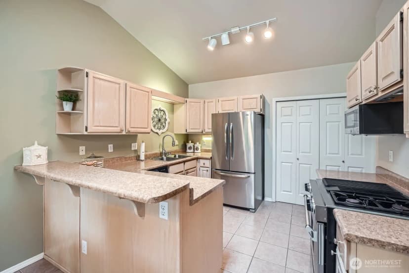 Property photo for 14 Lakewood Oaks Drive Sw, Lakewood photo 10