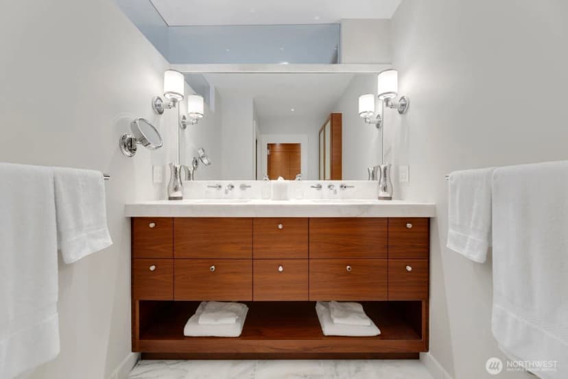 Property photo for 1300 University Street #11a, Seattle photo 19