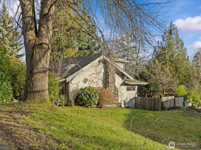 Property photo for 13050 33rd Avenue S, Tukwila photo 36