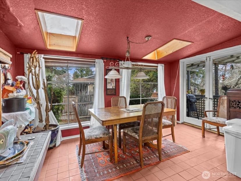 Property photo for 13050 33rd Avenue S, Tukwila photo 16