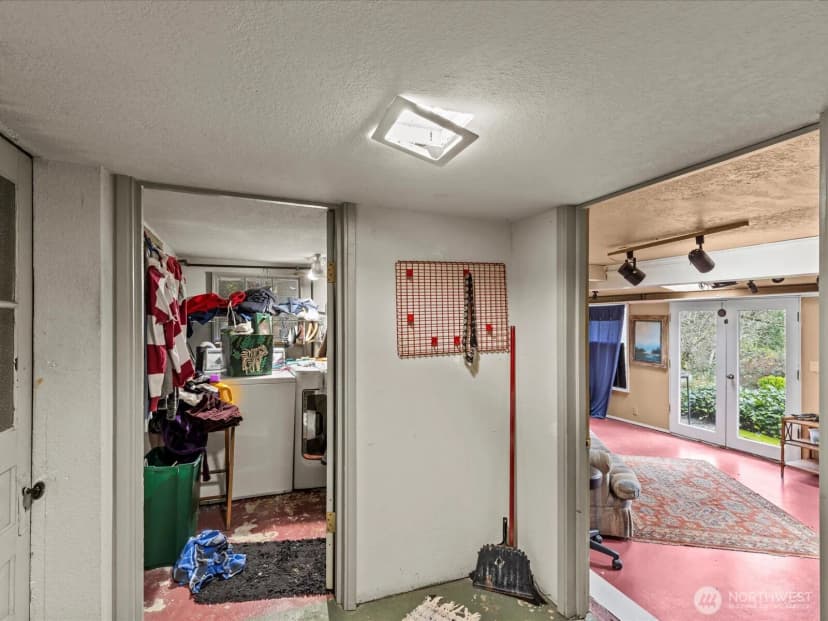 Property photo for 13050 33rd Avenue S, Tukwila photo 28