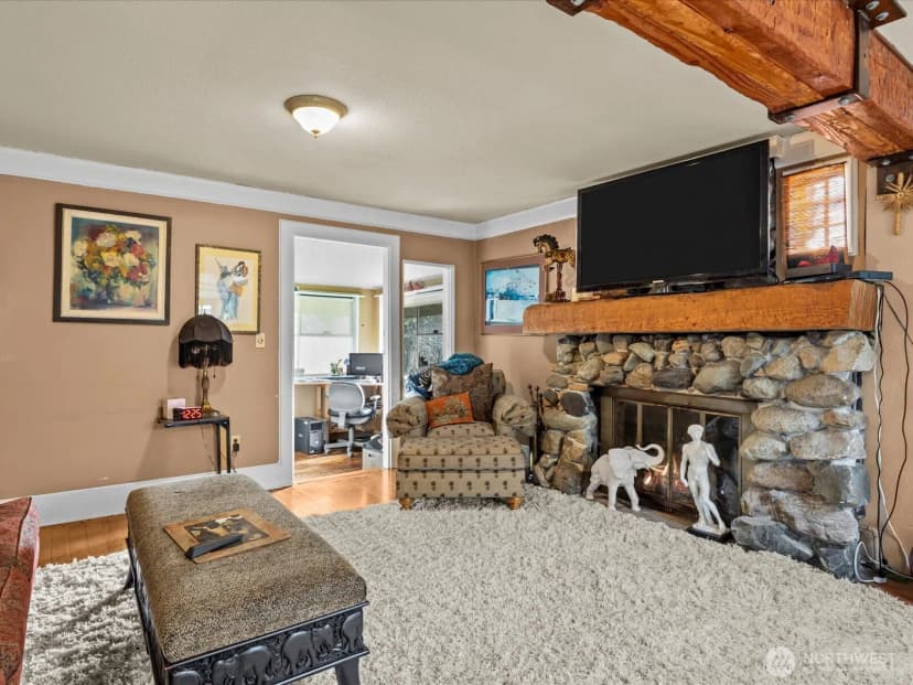 Property photo for 13050 33rd Avenue S, Tukwila photo 11