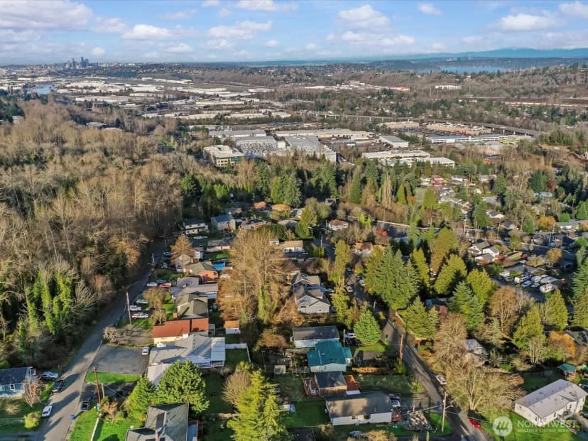 Property photo for 13050 33rd Avenue S, Tukwila photo 39