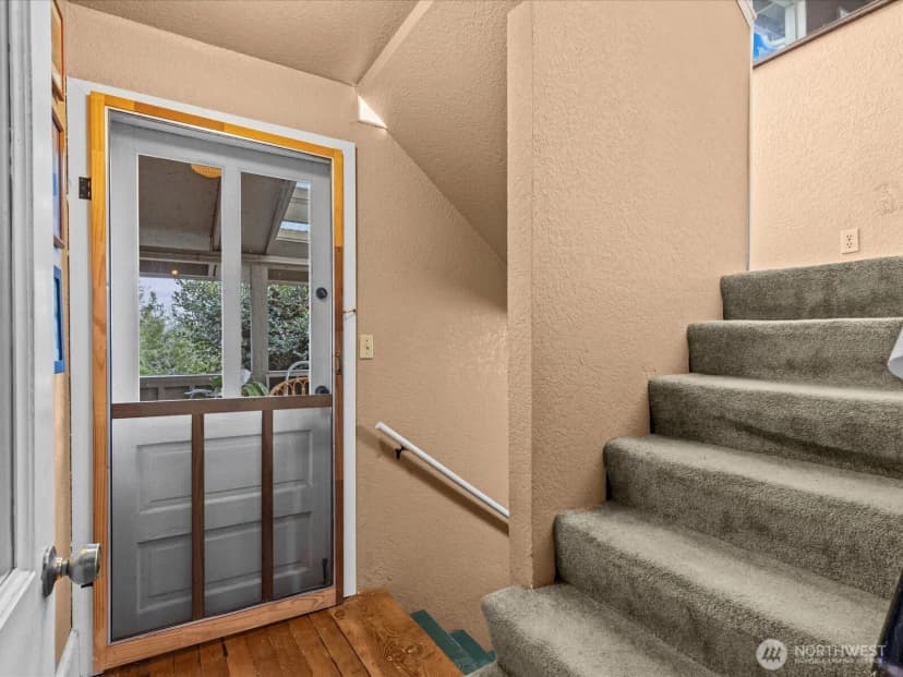 Property photo for 13050 33rd Avenue S, Tukwila photo 20
