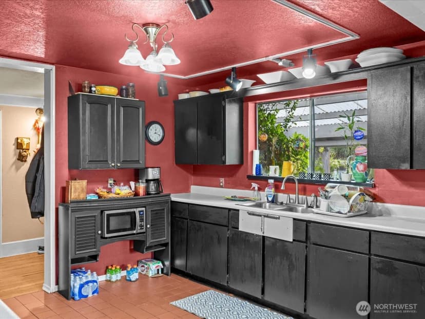 Property photo for 13050 33rd Avenue S, Tukwila photo 15
