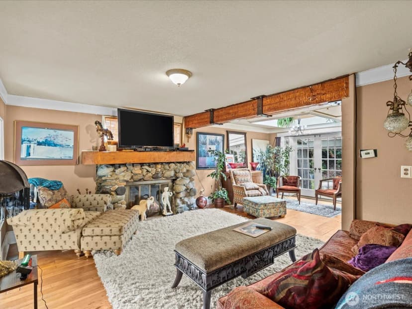 Property photo for 13050 33rd Avenue S, Tukwila photo 9