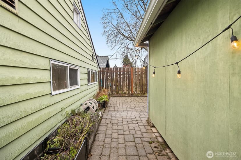 Property photo for 4602 6th Avenue Nw, Seattle photo 25