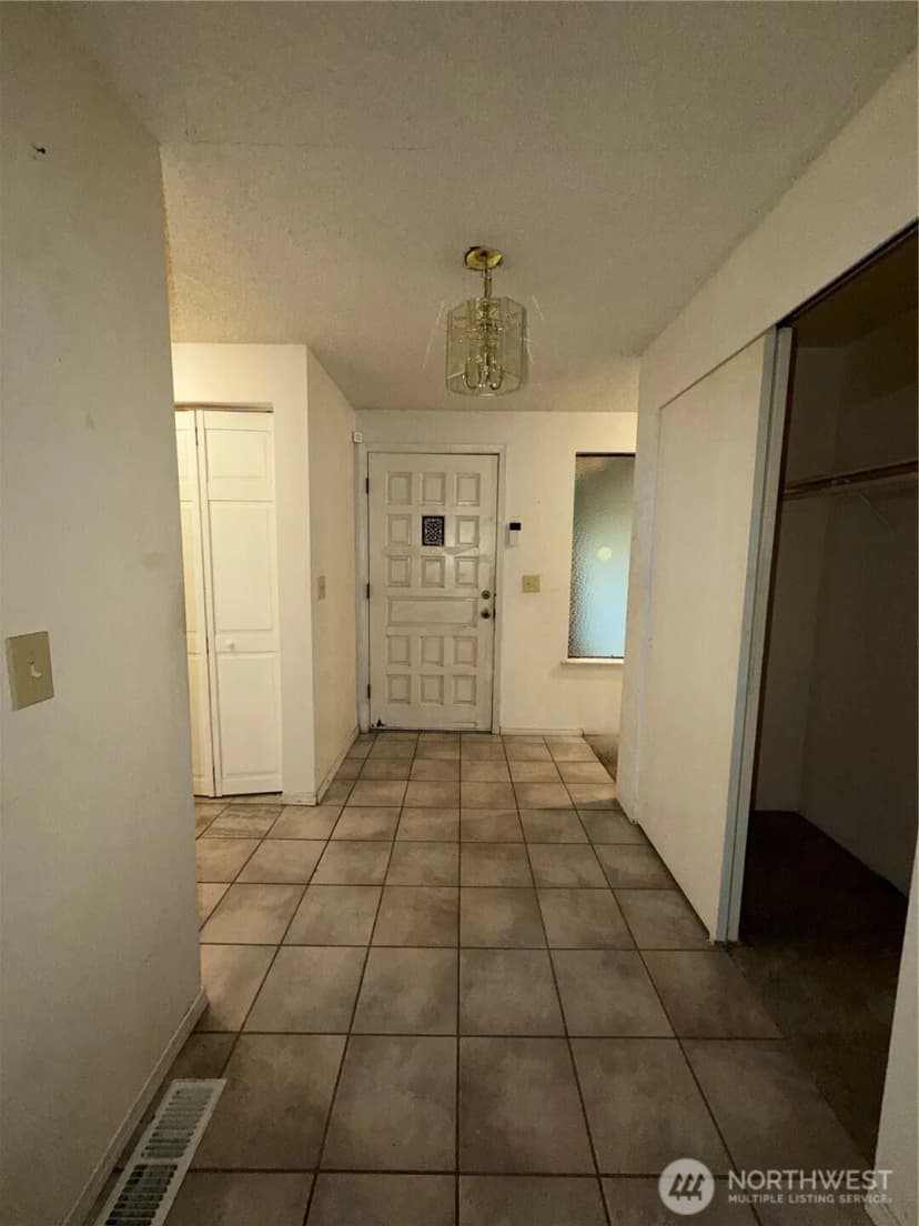 Property photo for 7106 38th Drive Se, Lacey photo 3