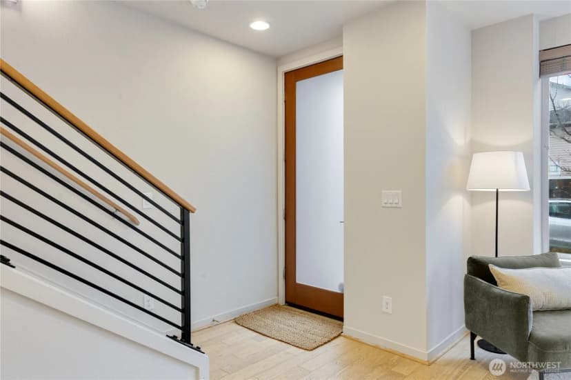 Property photo for 4272 Sw Bradford Street, Seattle photo 8