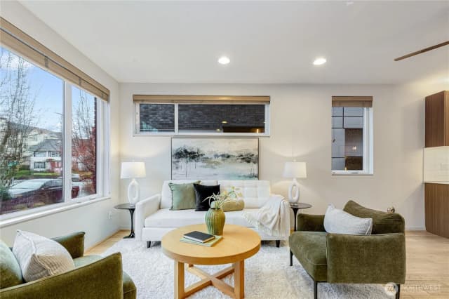 Property photo for 4272 Sw Bradford Street, Seattle photo 5