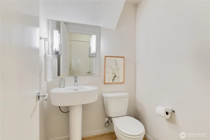 Property photo for 4272 Sw Bradford Street, Seattle photo 13