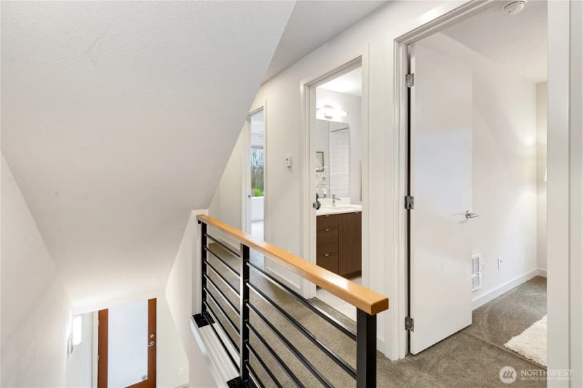 Property photo for 4272 Sw Bradford Street, Seattle photo 14
