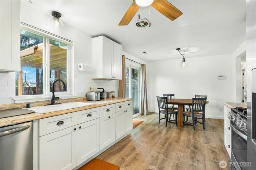Property photo for 924 9th Street Sw, Puyallup photo 12