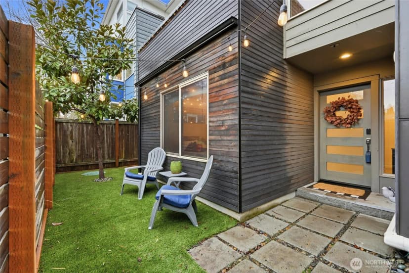 Property photo for 5634 Fauntleroy Way Sw #a, Seattle photo 3