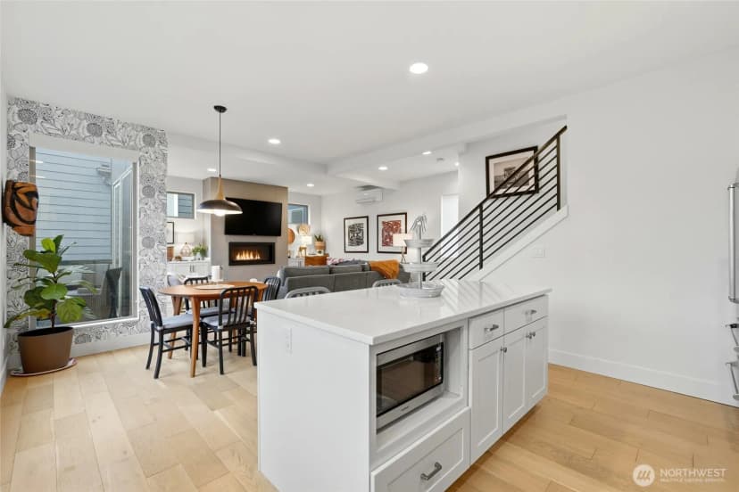 Property photo for 5634 Fauntleroy Way Sw #a, Seattle photo 22