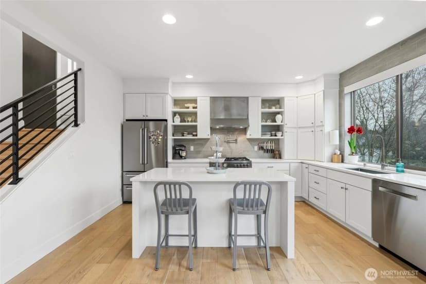 Property photo for 5634 Fauntleroy Way Sw #a, Seattle photo 19