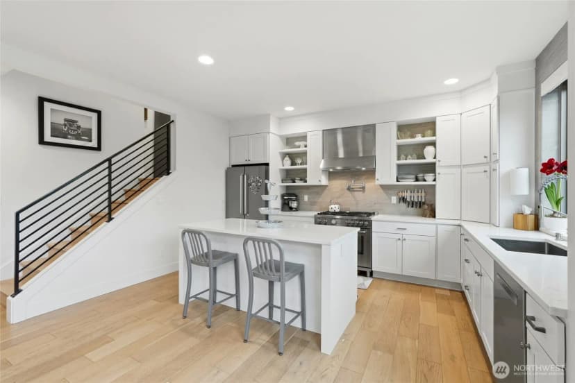 Property photo for 5634 Fauntleroy Way Sw #a, Seattle photo 20
