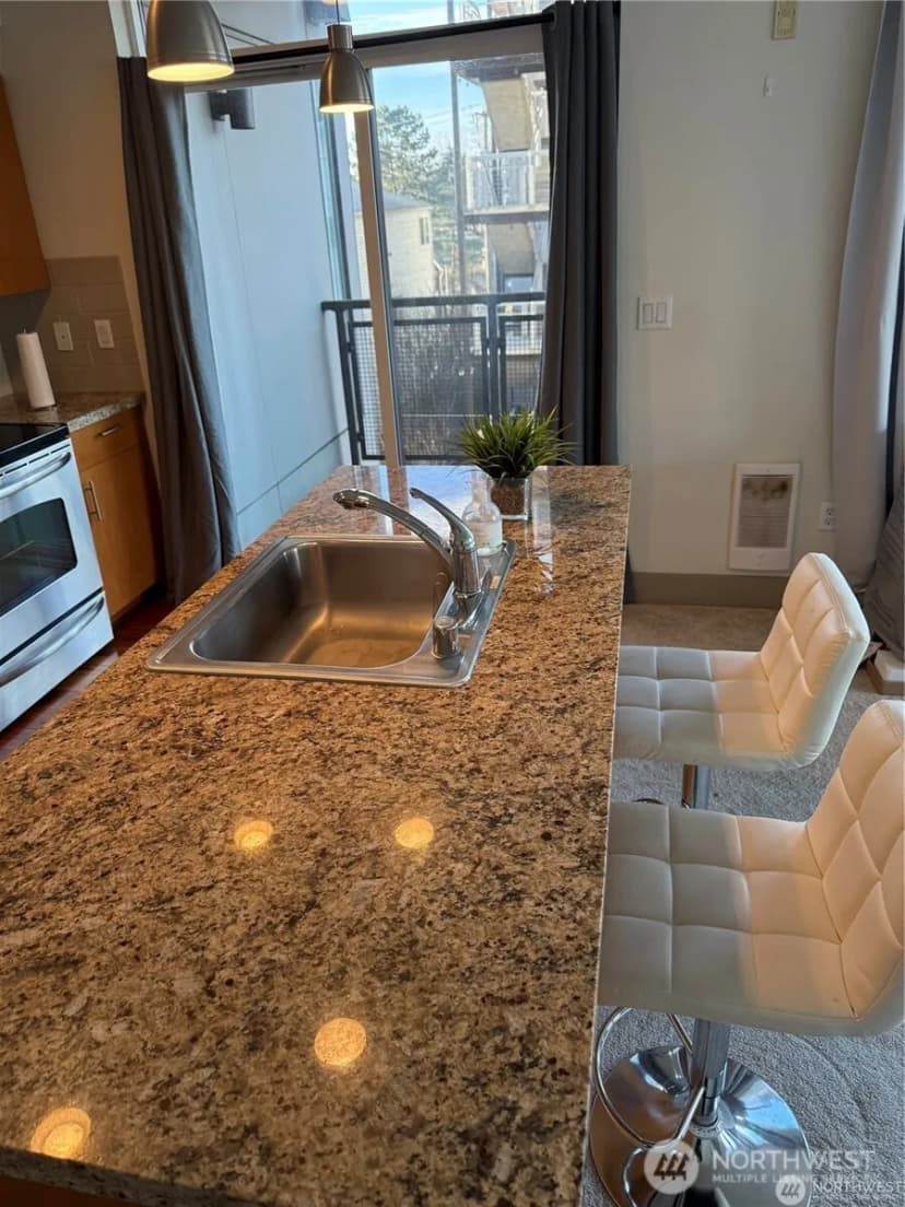 Property photo for 4547 8th Avenue Ne #414, Seattle photo 7