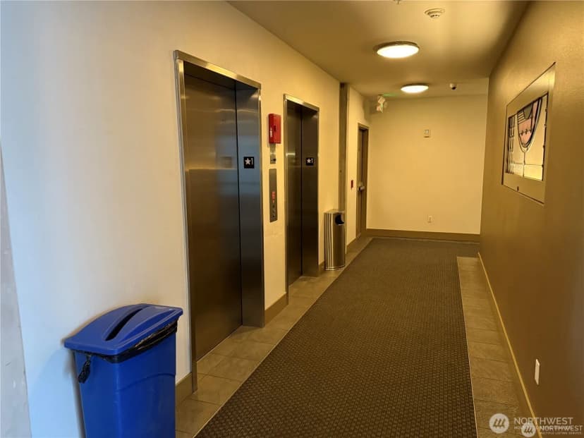 Property photo for 4547 8th Avenue Ne #414, Seattle photo 22
