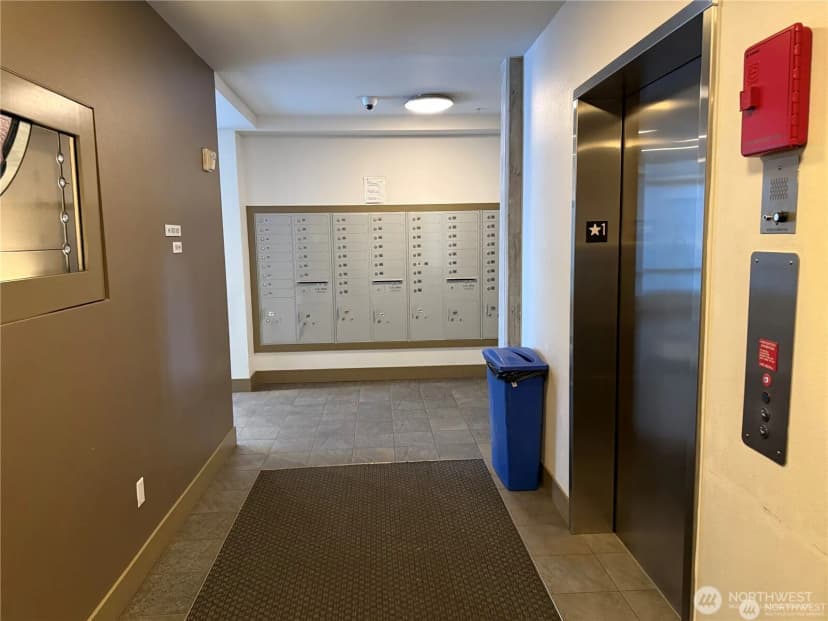 Property photo for 4547 8th Avenue Ne #414, Seattle photo 21