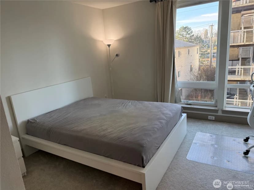 Property photo for 4547 8th Avenue Ne #414, Seattle photo 13