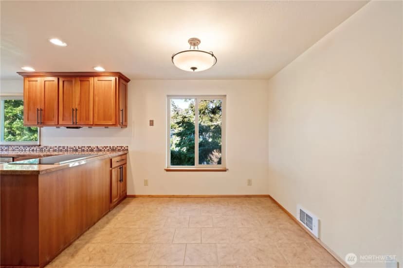 Property photo for 132 N 132nd Street #402, Seattle photo 28