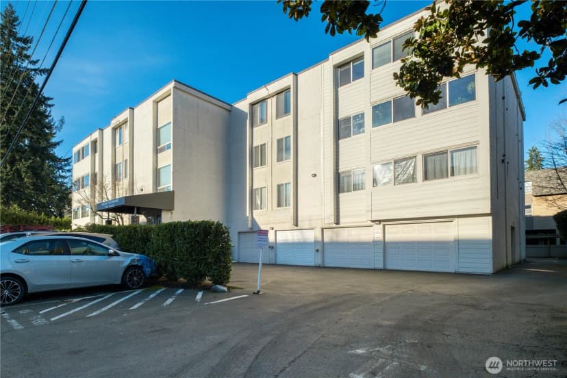 Property photo for 132 N 132nd Street #402, Seattle photo 2