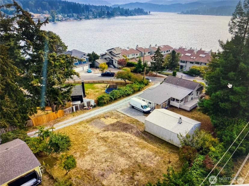 Property photo for 711 Poplar Drive, Bellingham photo 4