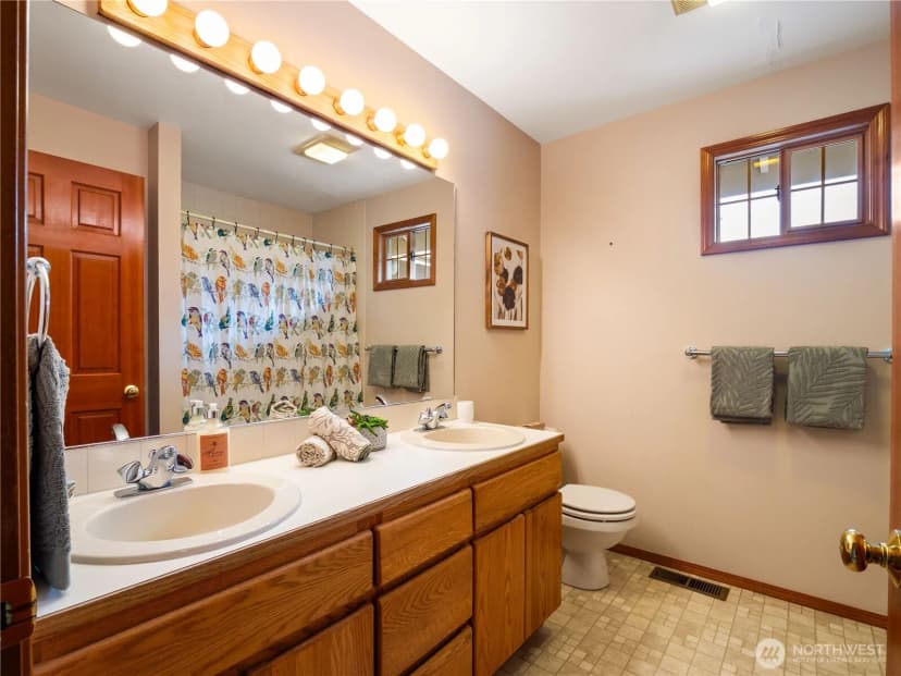 Property photo for 30714 19th Avenue S, Federal Way photo 23
