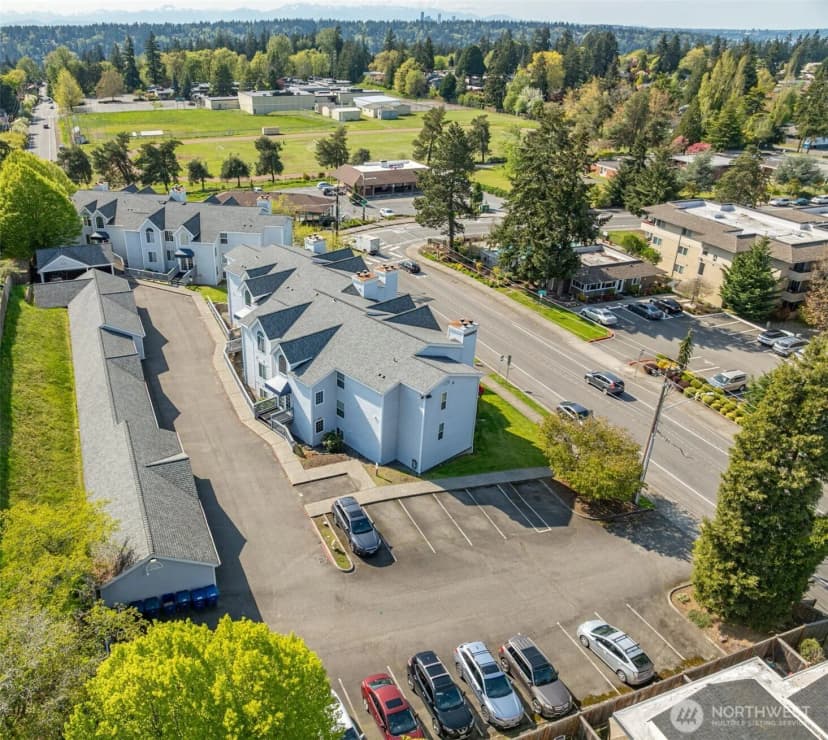 Property photo for 12025 Se 60th Street #b, Bellevue photo 3