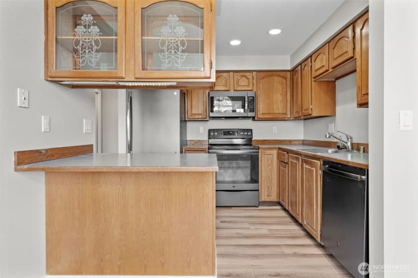 Property photo for 12025 Se 60th Street #b, Bellevue photo 9