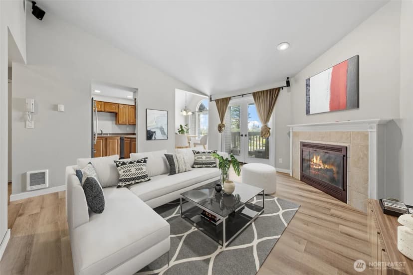 Property photo for 12025 Se 60th Street #b, Bellevue photo 6
