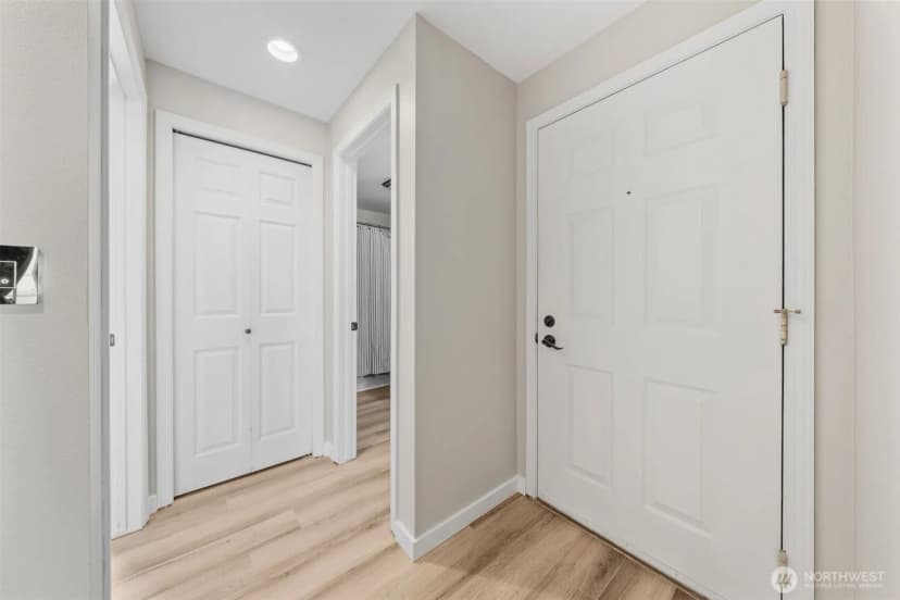 Property photo for 12025 Se 60th Street #b, Bellevue photo 16