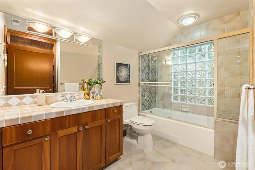 Property photo for 8281 W Mercer Way, Mercer Island photo 29