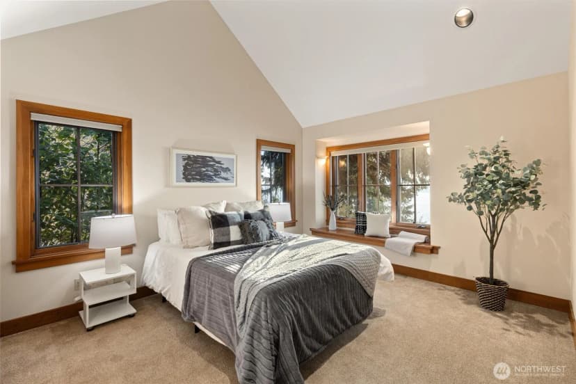 Property photo for 8281 W Mercer Way, Mercer Island photo 27