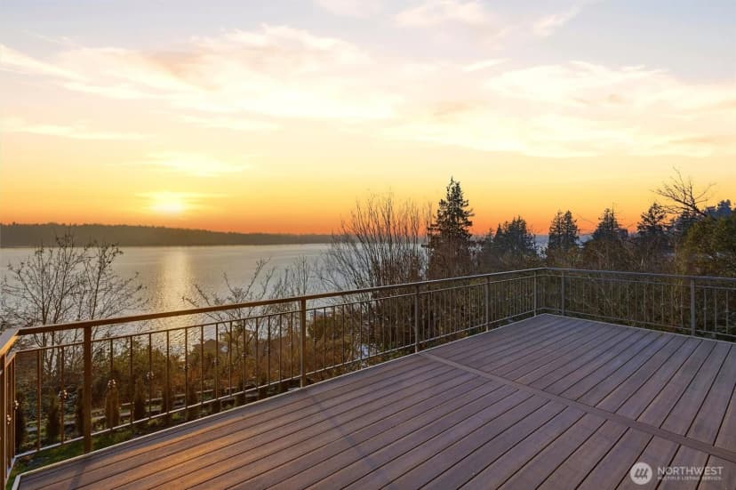 Property photo for 8281 W Mercer Way, Mercer Island photo 4