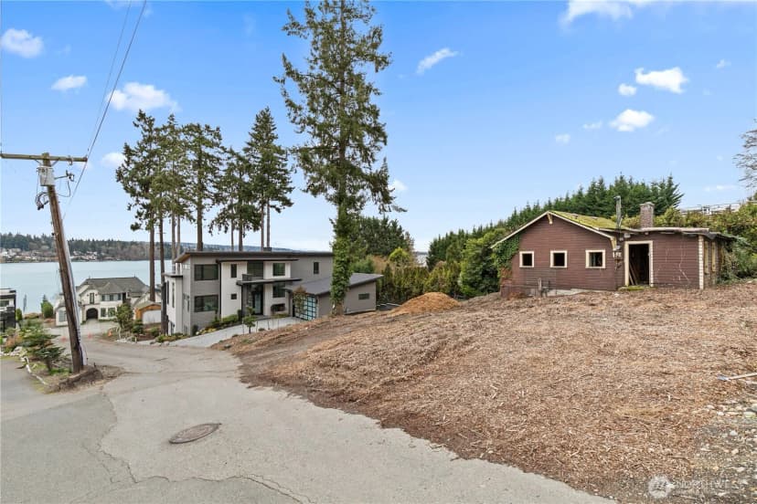 Property photo for 8329 Ne Juanita Drive, Kirkland photo 32