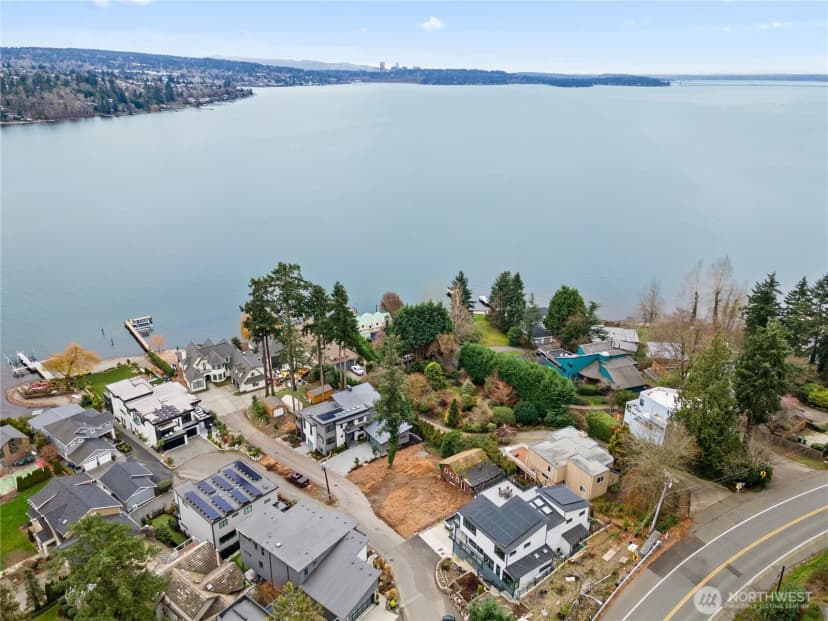 Property photo for 8329 Ne Juanita Drive, Kirkland