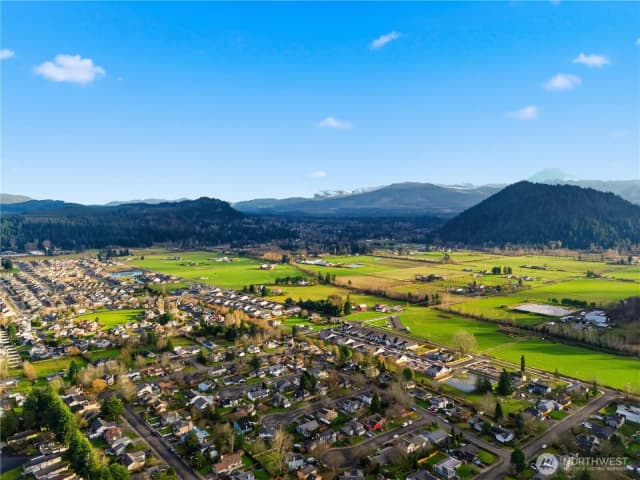 Property photo for 1170 Cedar Drive, Enumclaw photo 4