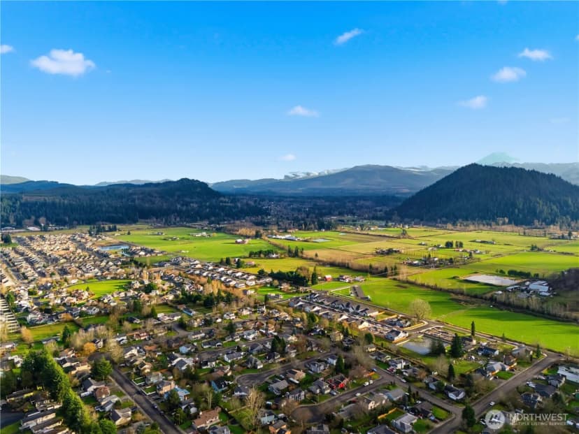 Property photo for 1170 Cedar Drive, Enumclaw photo 4