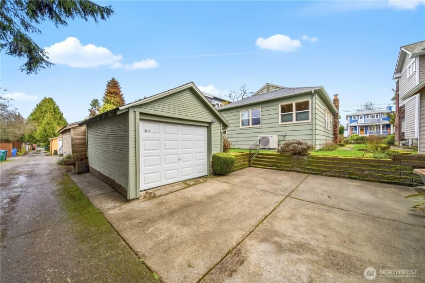Property photo for 3043 38th Avenue Sw, Seattle photo 21