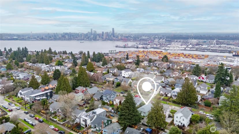 Property photo for 3043 38th Avenue Sw, Seattle photo 25