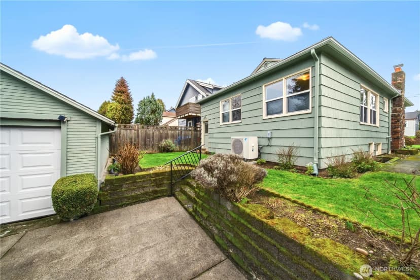 Property photo for 3043 38th Avenue Sw, Seattle photo 20