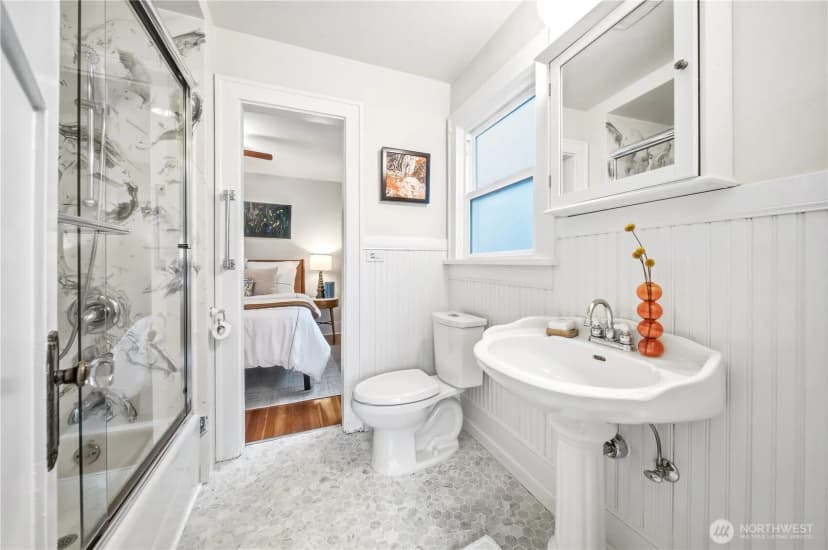 Property photo for 3043 38th Avenue Sw, Seattle photo 15