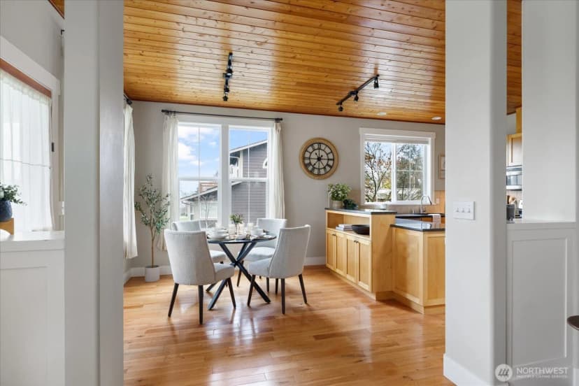 Property photo for 603 Nw Wilkes Street, Coupeville photo 9