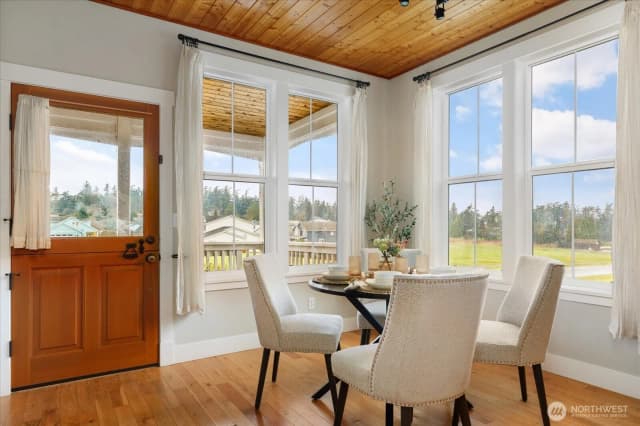 Property photo for 603 Nw Wilkes Street, Coupeville photo 4