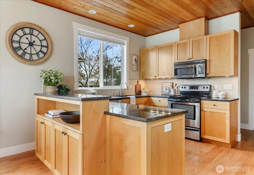 Property photo for 603 Nw Wilkes Street, Coupeville photo 10