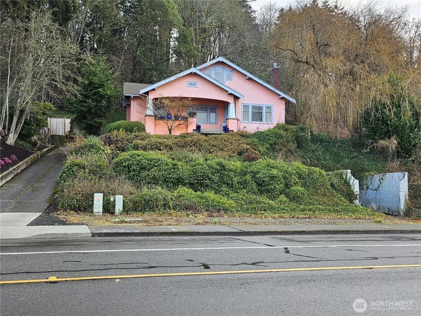 Property photo for 1130 East Bay Drive Ne, Olympia photo 2