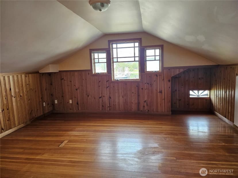 Property photo for 1130 East Bay Drive Ne, Olympia photo 8